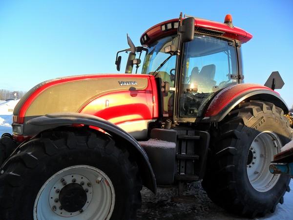 USED Valtra TRACTORS FOR SALE